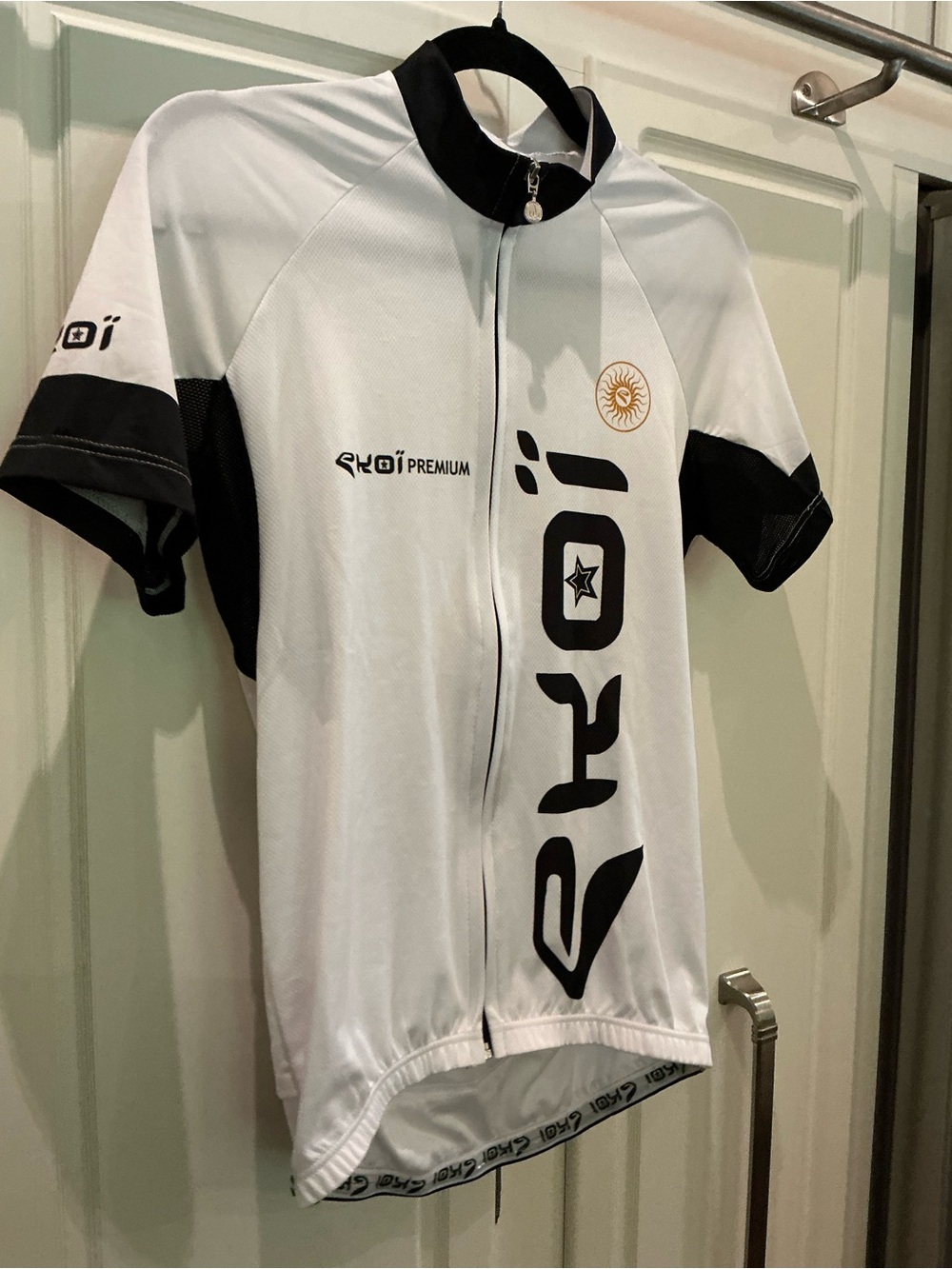 Ekoi White and Black woman Cycling Jersey with Vertical Ekoi Logo